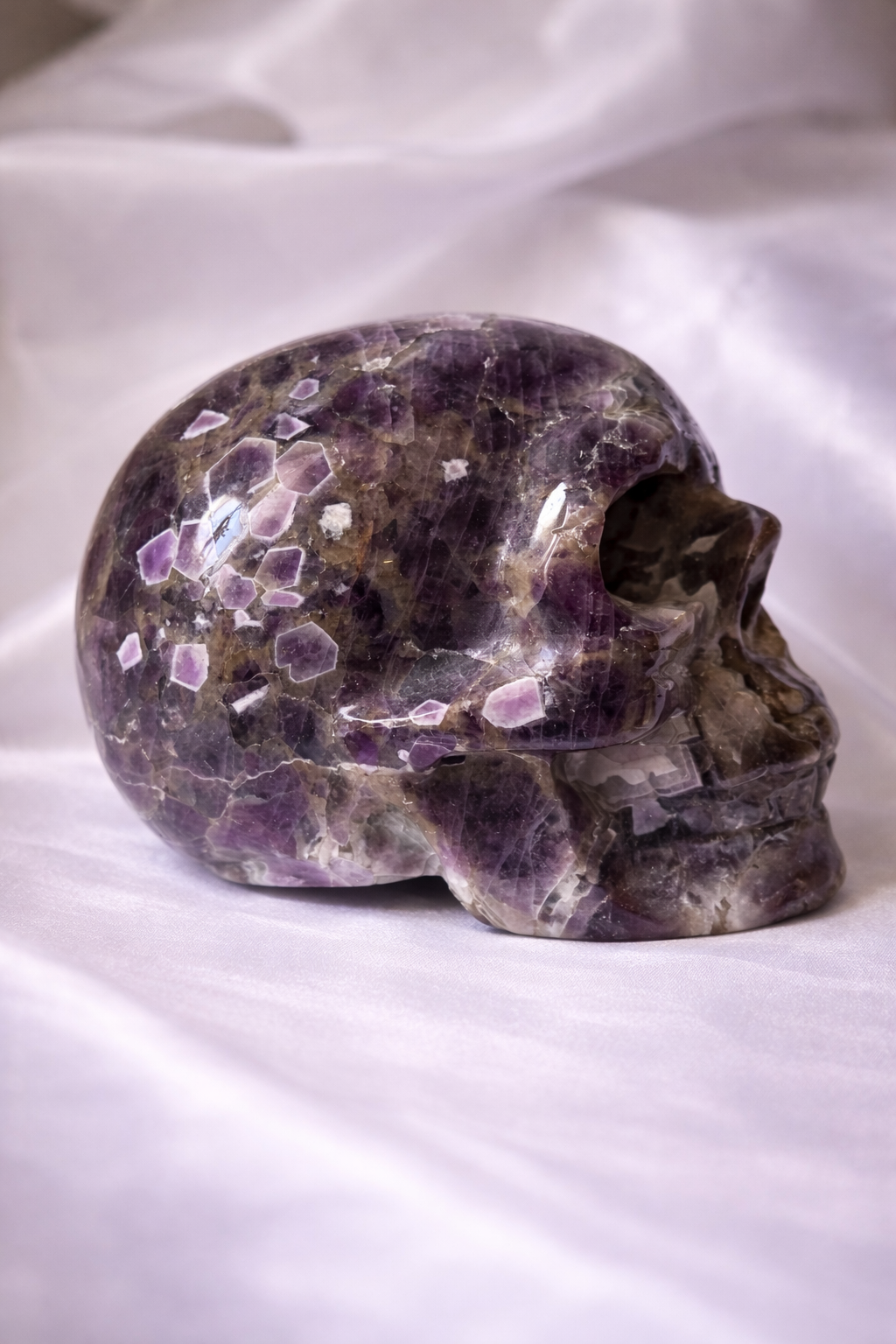 XL Chevron amethyst skull