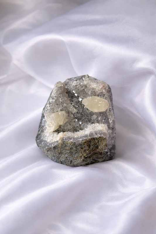 Amethyst x calcite geode