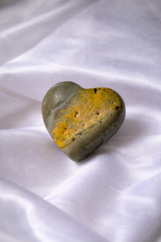 Bumblebee jasper heart